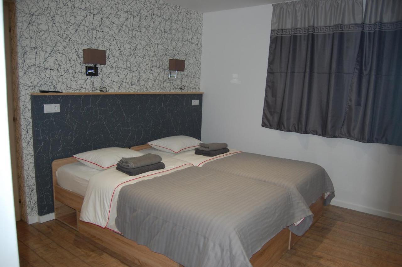 Vila Phoenix Călimăneşti Buitenkant foto